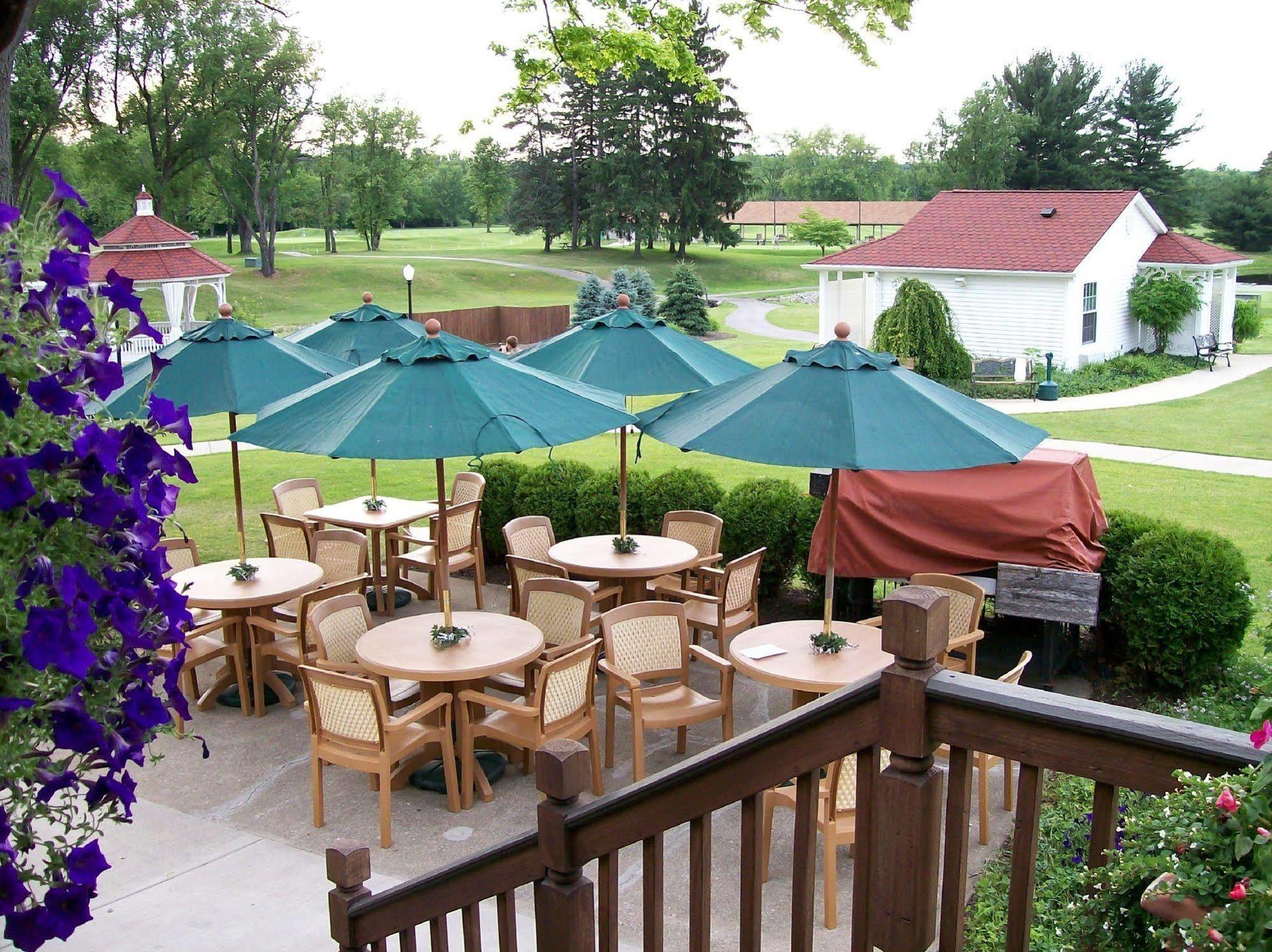 Julias Bed And Breakfast Hubbard Restaurant photo